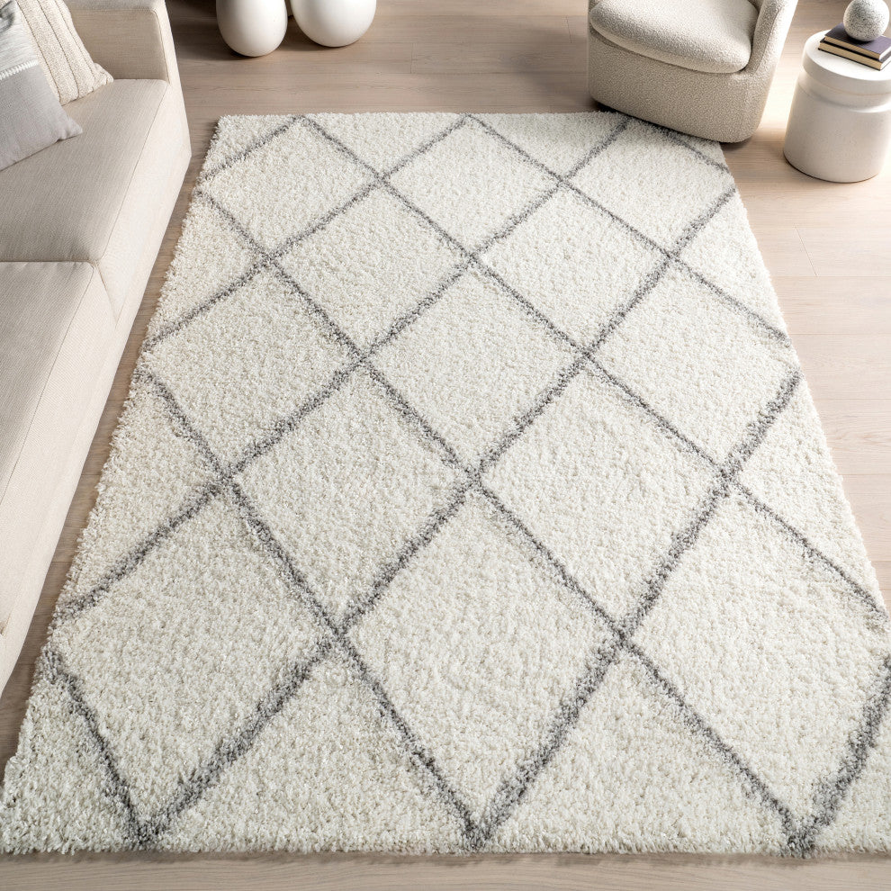 Nuloom Soft and Plush Diamond Trellis Moroccan Lattice Shag Rug, White 5'3"x7'6"
