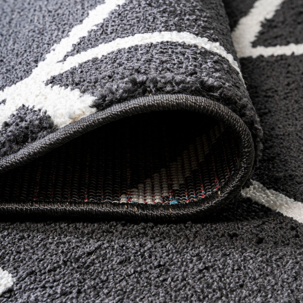 Tumbling Blocks Modern Geometric Black/White 8'x10' Area Rug