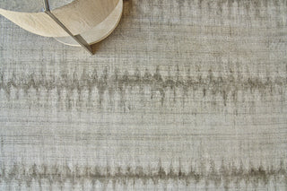Chroma Handmade Hand Loomed Wool and Bamboo Silk Charcoal/Gray Area Rug