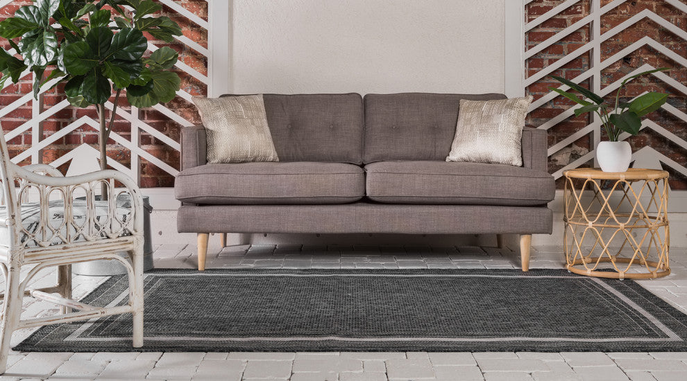 Unique Loom Black Soft Border Outdoor 4' 0 x 6' 0 Area Rug