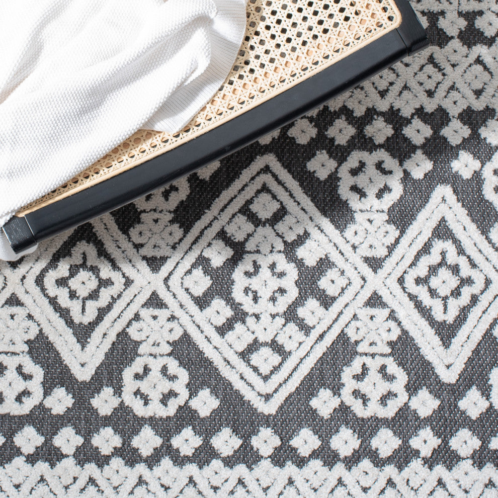 Safavieh Cabana Collection CBN658 Indoor-Outdoor Rug