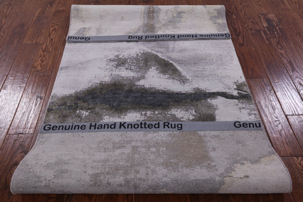 3' 7" X 7' 7" Wool and Silk Handmade Abstract Rug Q9073