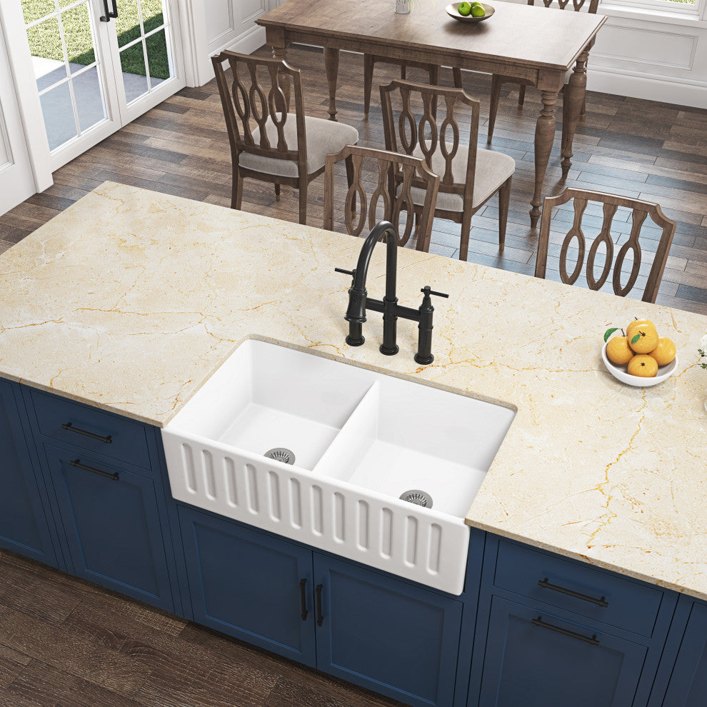 33-inL x 18-inW Farmhouse Apron Front White Ceramic Kitchen Sink