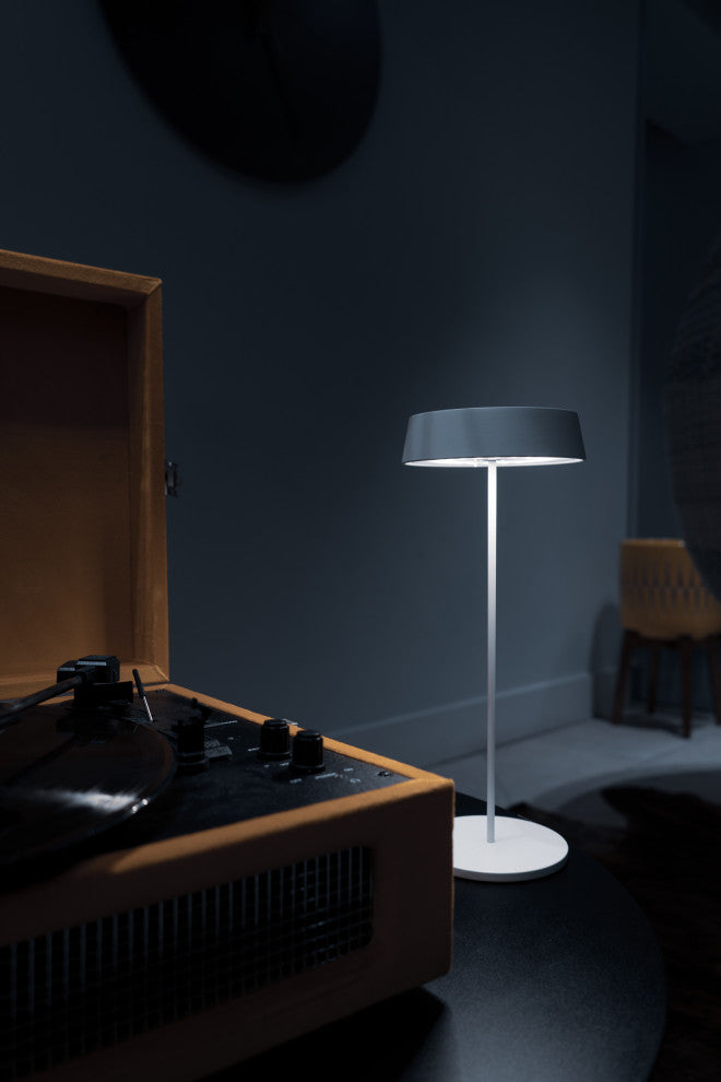 Alessandro Volta Battery Lamp in White