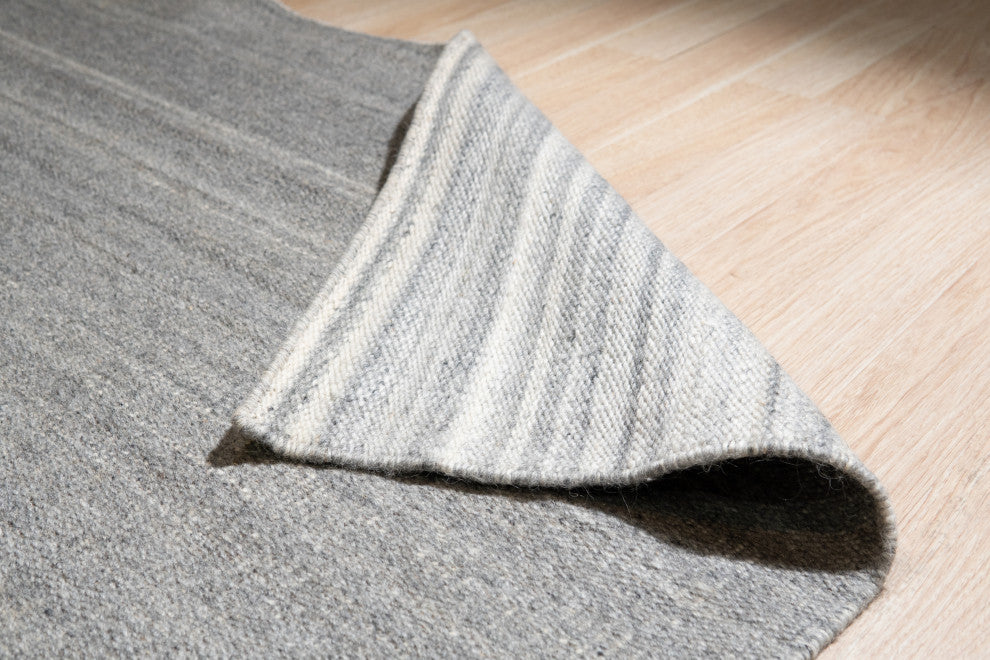 EORC Gray Hand Woven Wool And Viscose Reversible Flat Weave Durry Rug 4'x6'