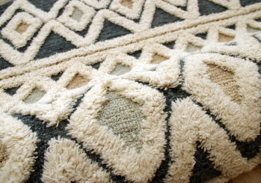 Tufted Geometric Diamonds and Stripes Round Rug, 6' Round