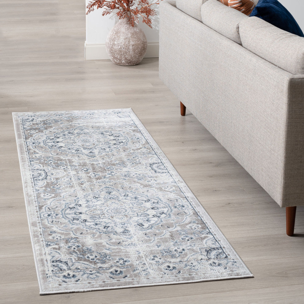 Harris Traditional Medallion Gray Runner Rug, 2' x 7'