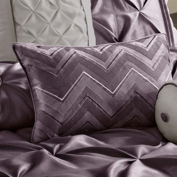 Madison Park Laurel 7 Piece Tufted Comforter Set in Plum
