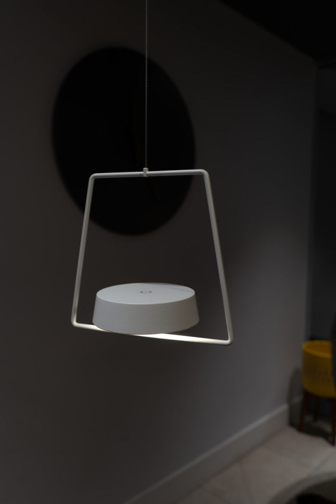 Alessandro Volta Portable Battery Pendant, White