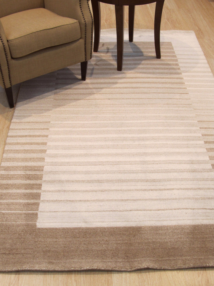 Ivory/Brown Urban Handmade Wool and Viscose Rug, 5' X 8'