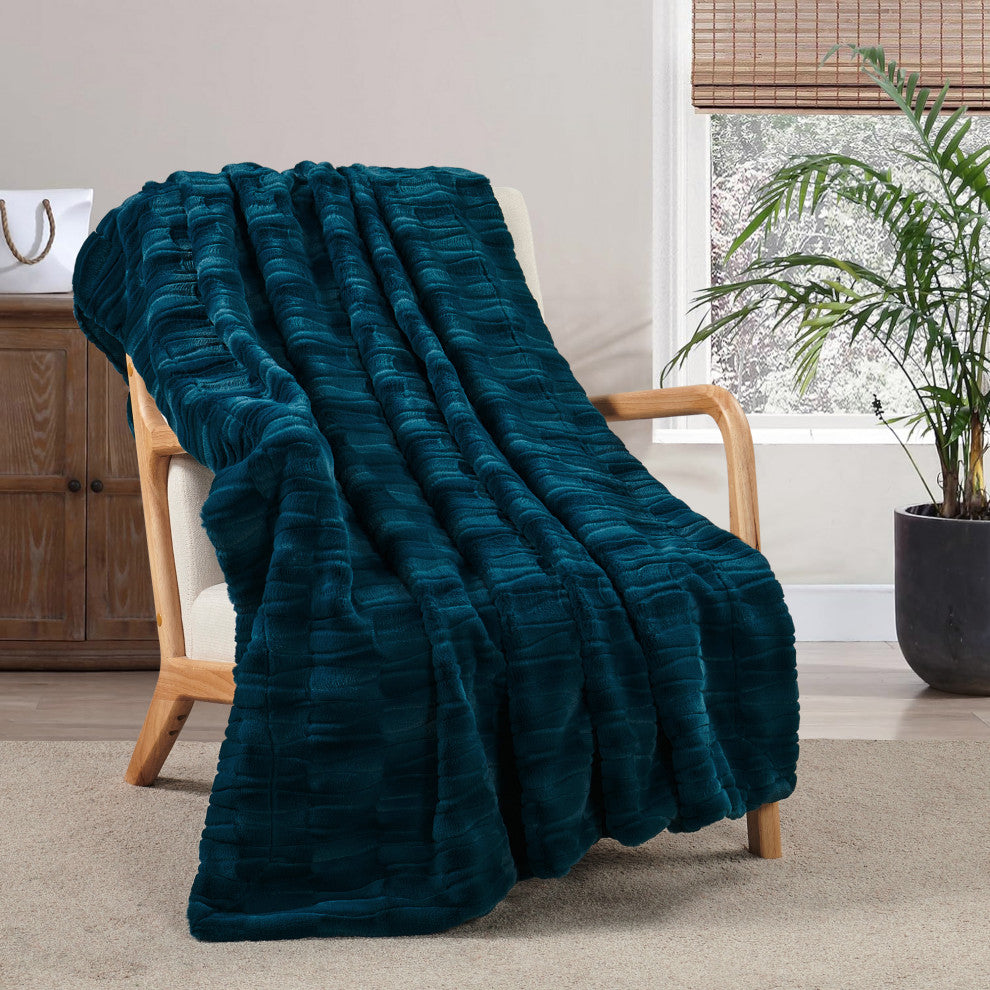 Leaf Pattern Faux Fur Throw, Teal, 50''x60''