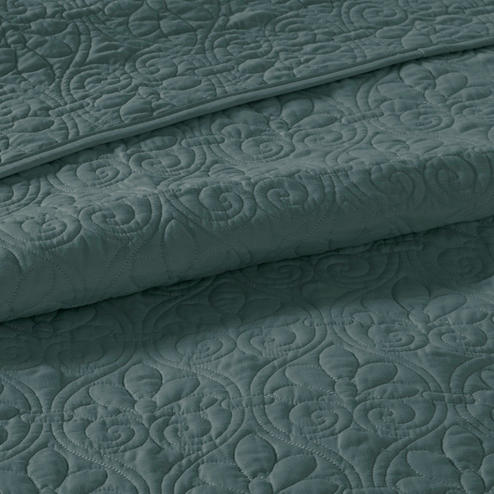 Madison Park Quebec 3 Piece Reversible Quilt Set