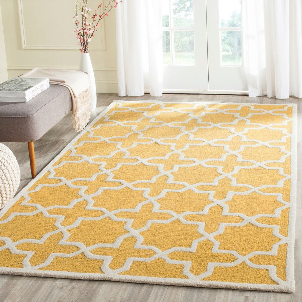 Safavieh Cambridge CAM125Q 6' Round Gold Rug