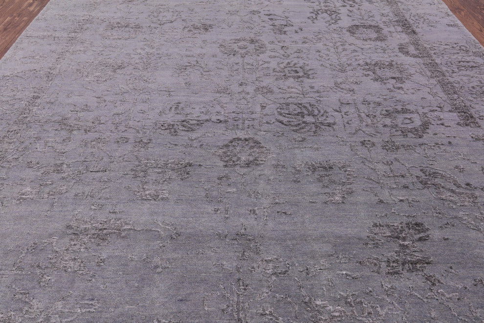 8' 0" X 10' 1" Persian Wool and Silk Hand-Knotted Rug Q6208