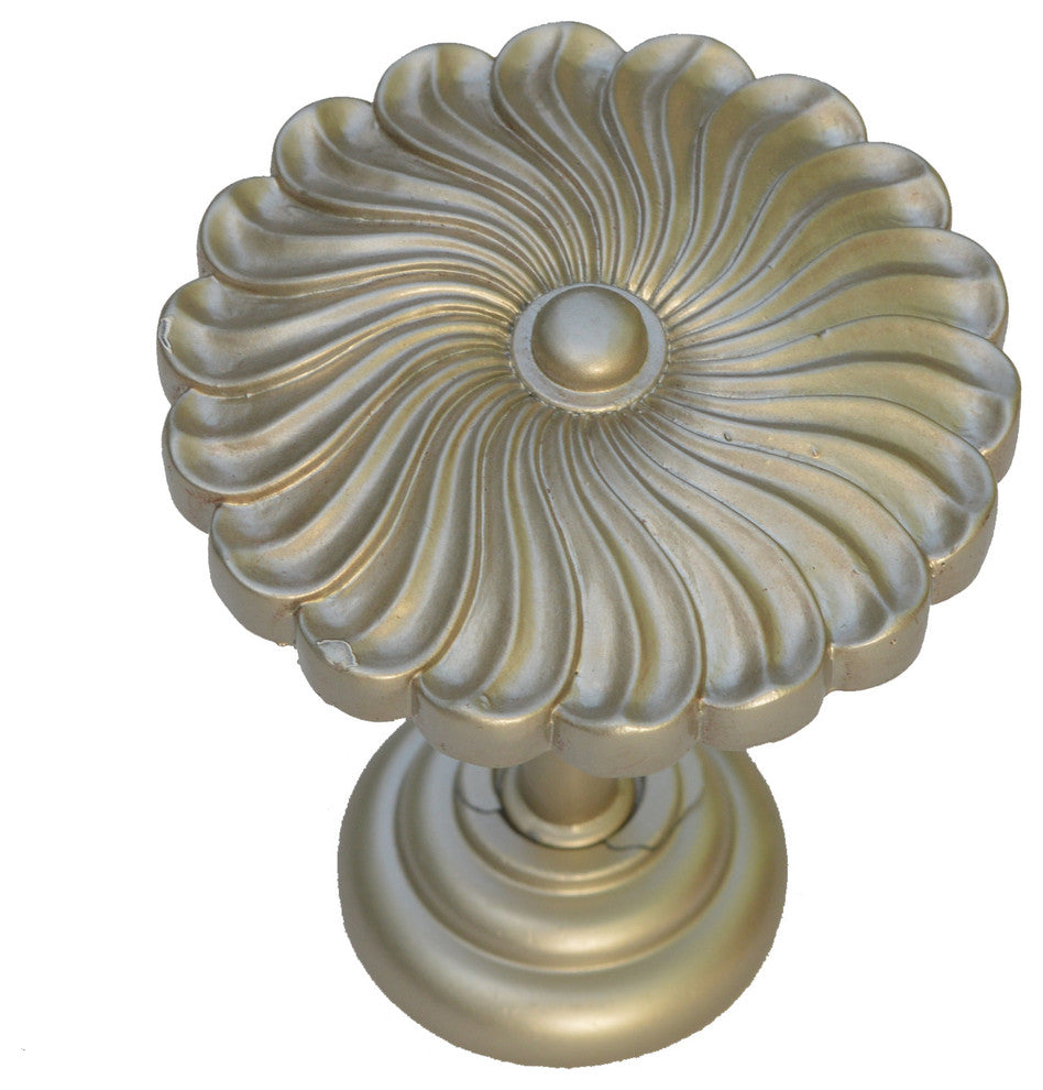 Urbanest Sierra Drapery Medallion, Pewter, Set of 1