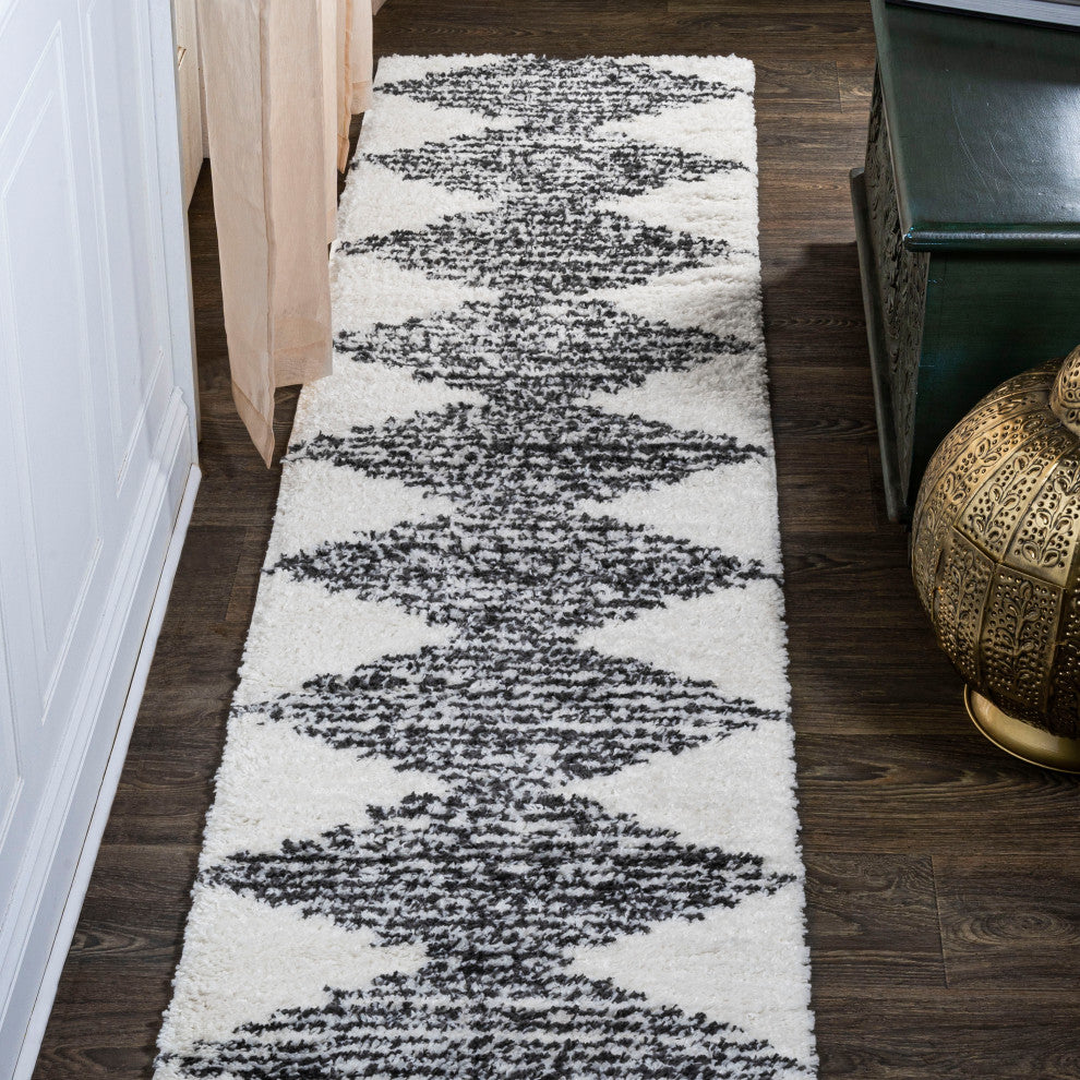 Elm Diamond Stripe Geometric Shag, White/Black, 2 X 10