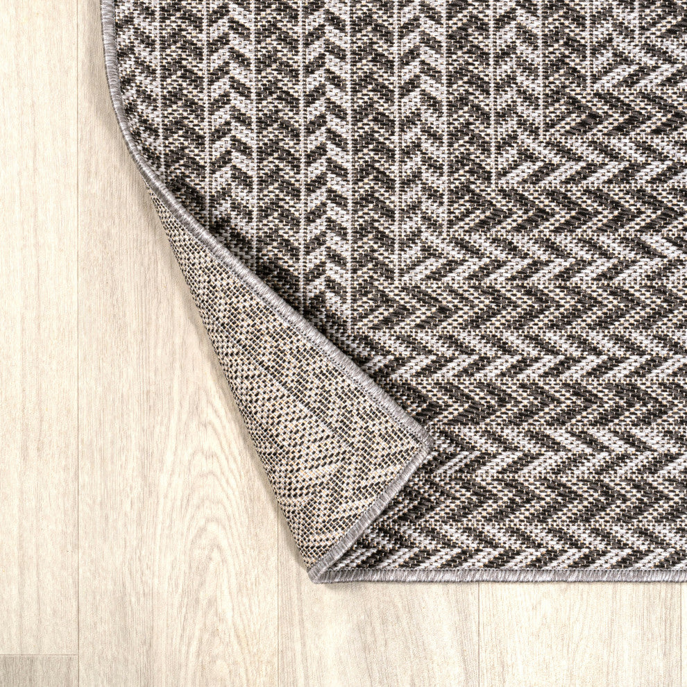 Chevron Modern Concentric Squares Indoor/Outdoor Area Rug, Black/Light Gray 8x10