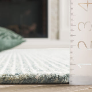 Safavieh Couture Ebony Collection EBN131 Rug, Green/Ivory, 8'x10'