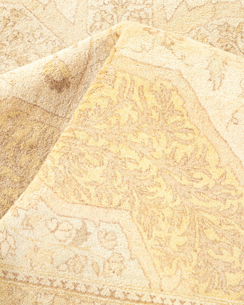 Khloe, One-of-a-Kind Hand-Knotted Area Rug Ivory, 8'2"x10'4"