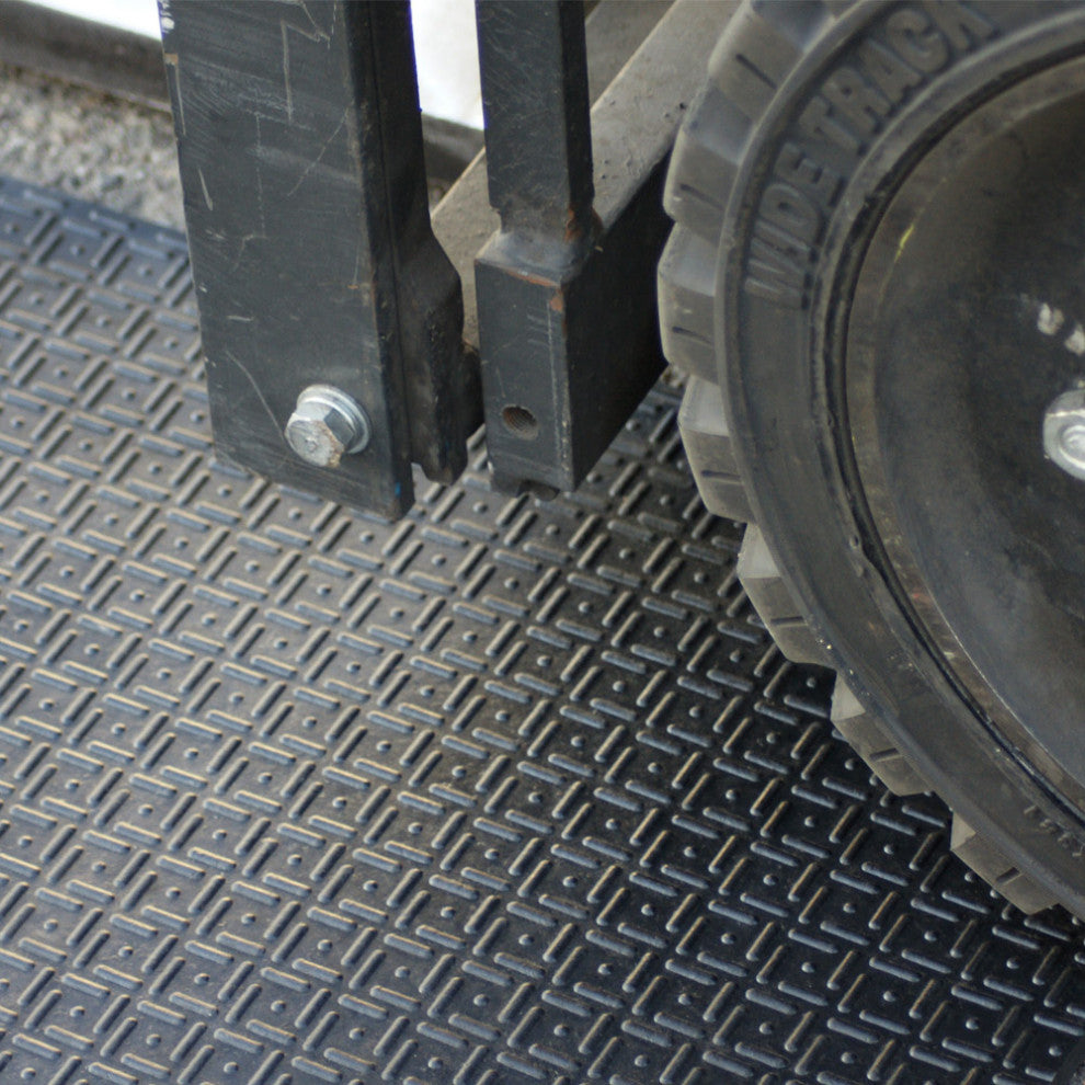 Rubber-Cal Shark Tooth II Heavy-Duty Rubber Mat - Black, 48 x 72 x 0.5 in.
