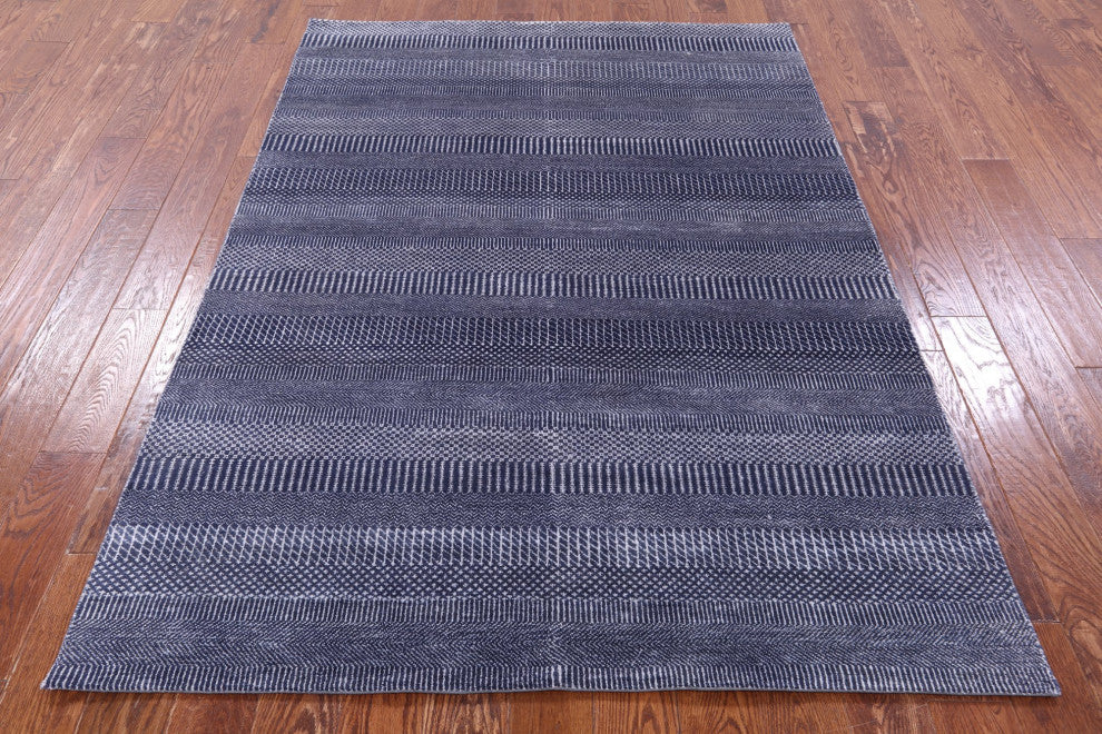 5' 1" X 7' 2" Savannah Grass Hand Knotted Wool and Silk Rug Q11498