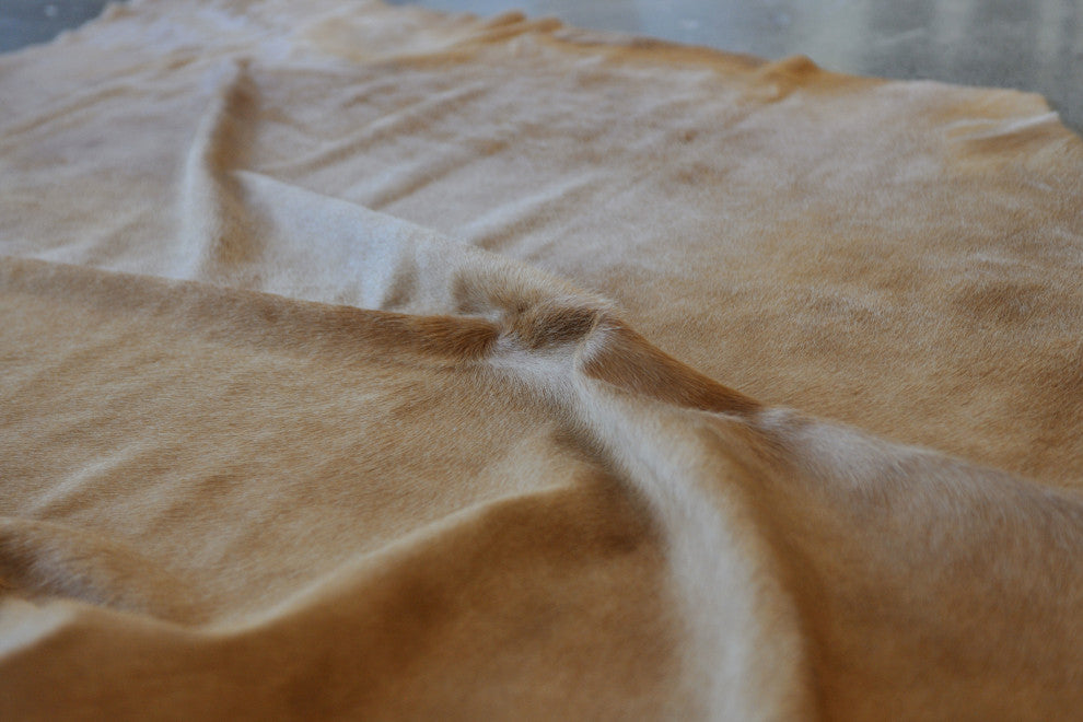 Natural Geneva Cowhide Rug, 6'x7', Tan
