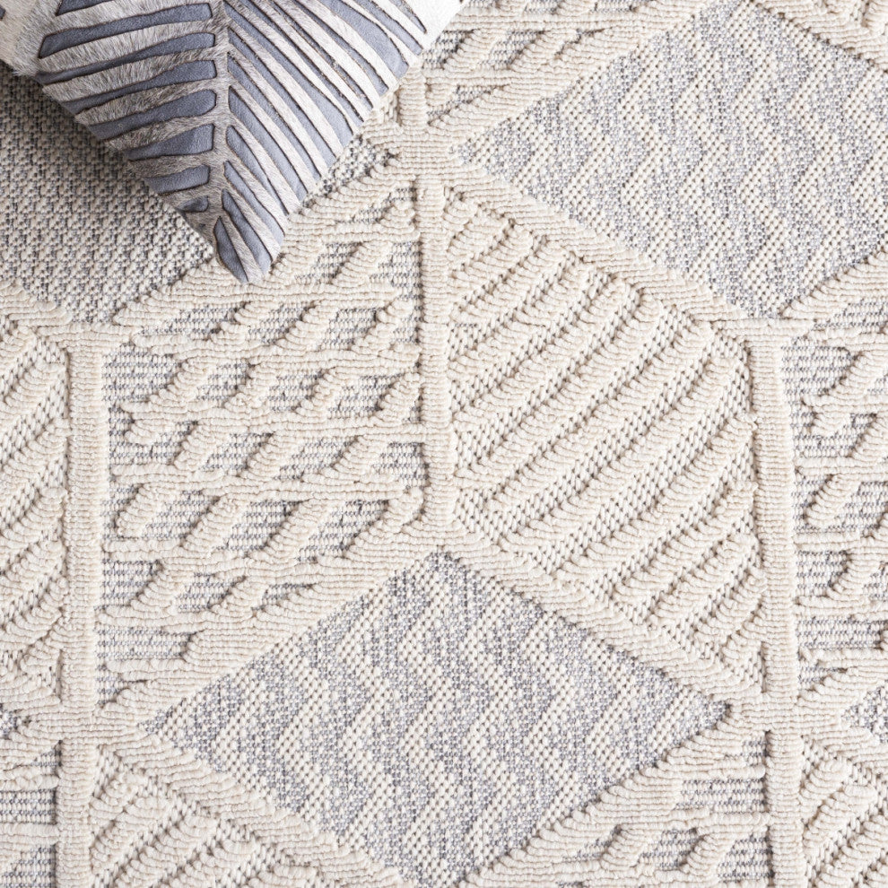 Safavieh Indoor-Outdoor Milos Collection, MLO114 Rug