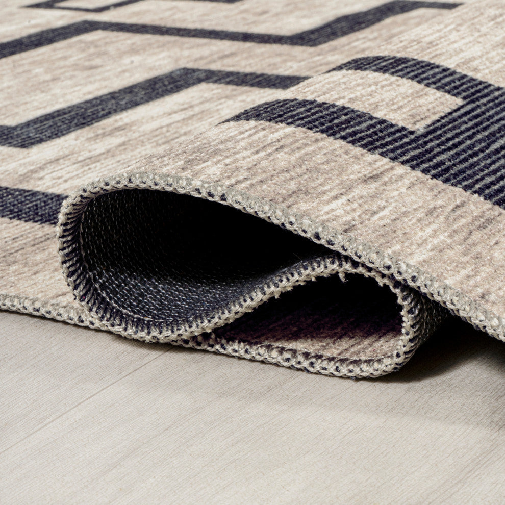 Ashkii Minimalist Medallion Machine-Washable Area Rug, 4 X 6