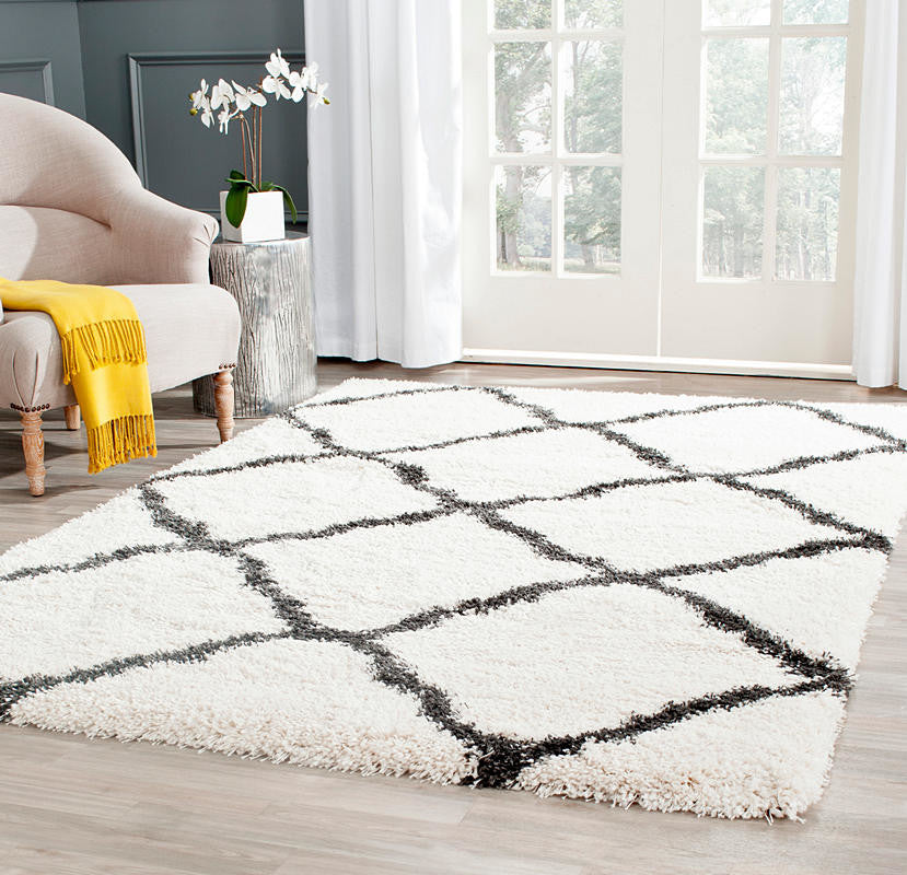 Safavieh Belize Shag Sgb489B Shag Rug, Ivory/Charcoal, 2'3"x5'0"