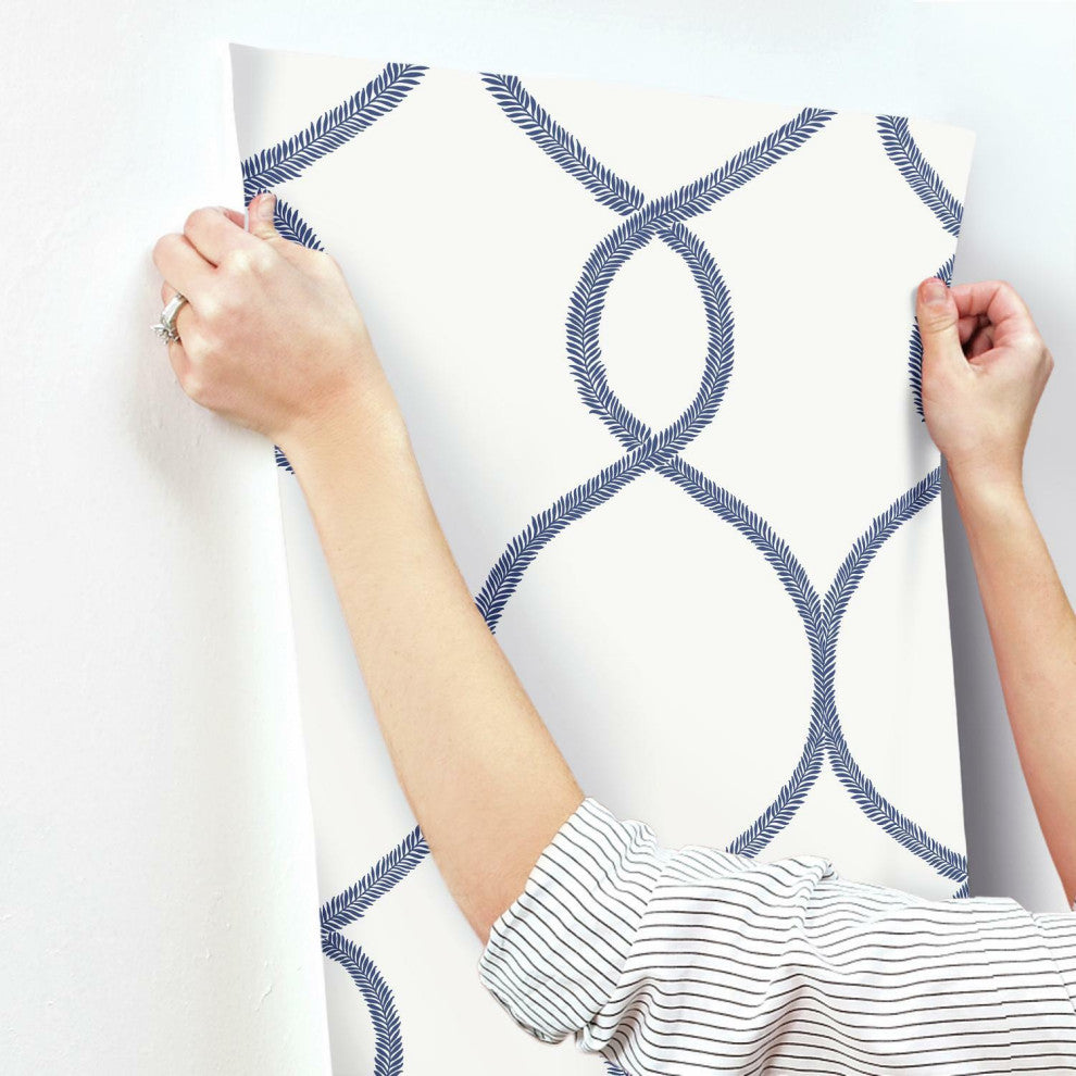 Laurel Leaf Ogee Wallpaper