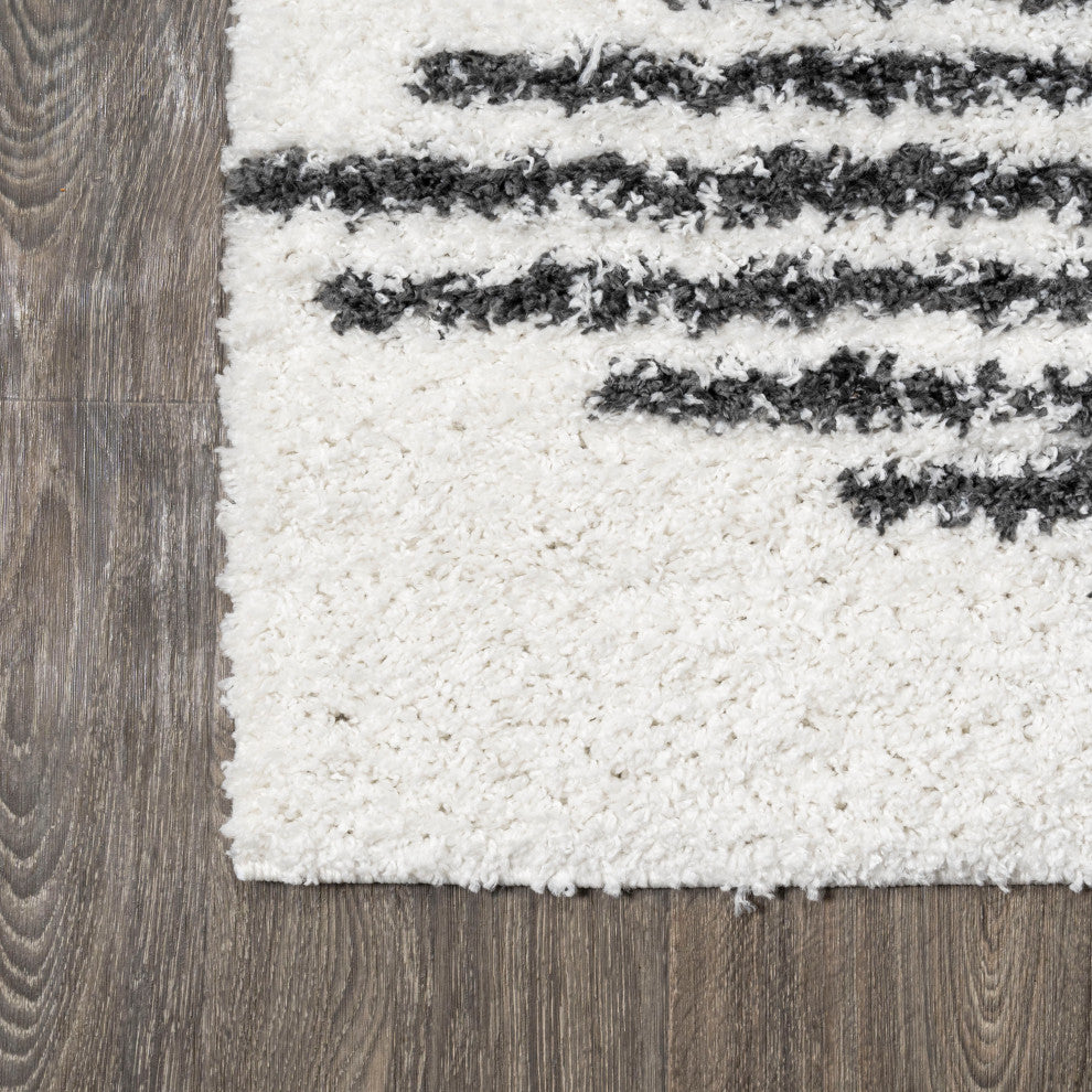 Elm Diamond Stripe Geometric Shag, White/Black, 5'x8'