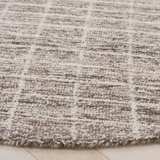 Safavieh Couture Ebony Collection EBN139 Rug, Natural/Grey, 6' Round