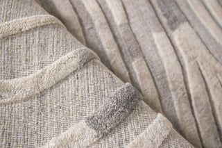 Overture Handmade Hand Loomed Wool and Bamboo Silk Gray Area Rug