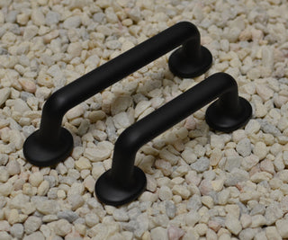 Pull, Black