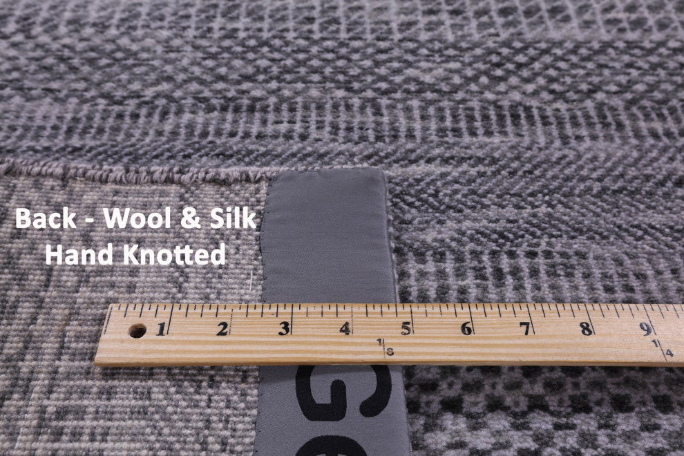 5' 0" X 8' 2" Savannah Grass Wool and Silk Hand-Knotted Rug Q11941
