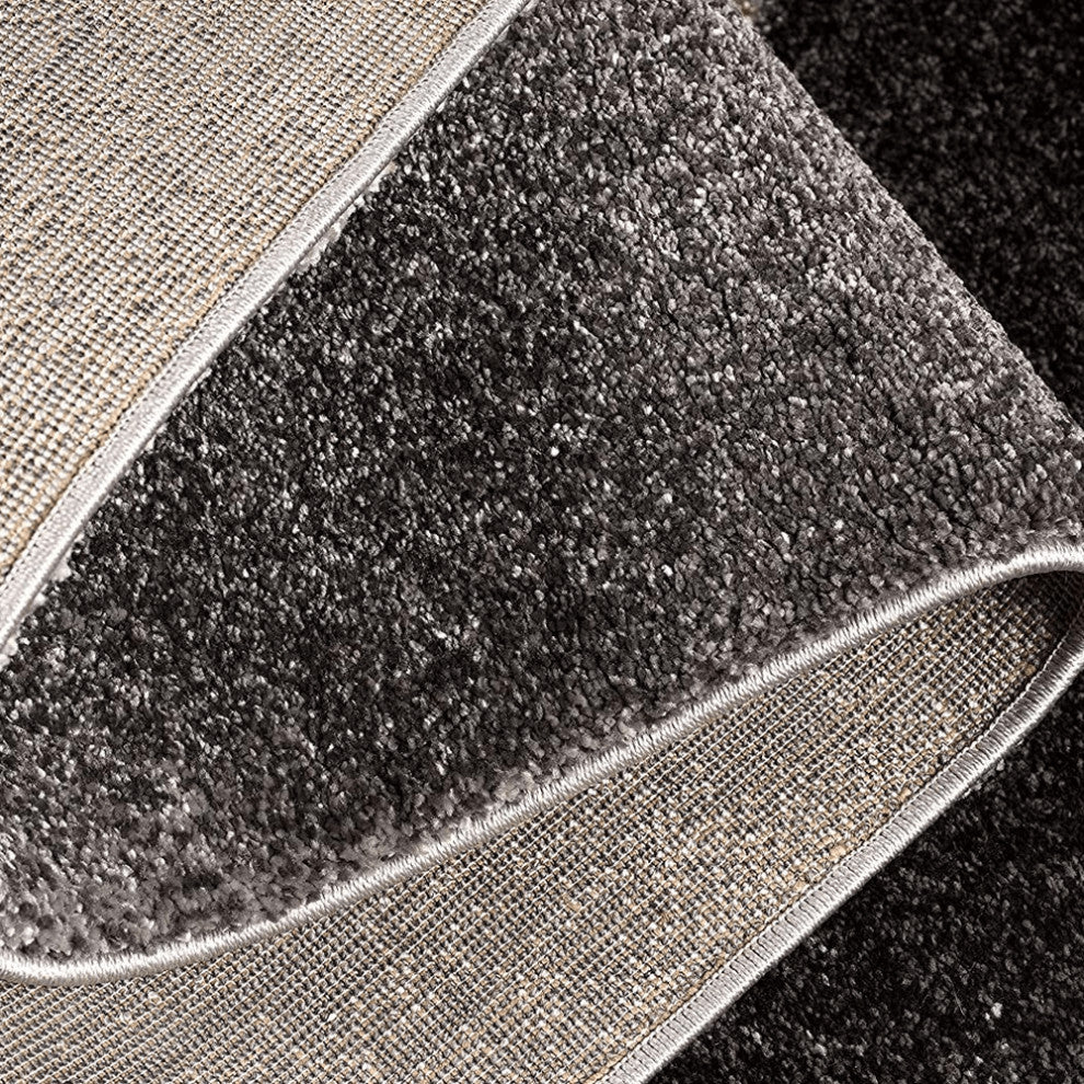5' X 7' Gray Abstract Power Loom Area Rug