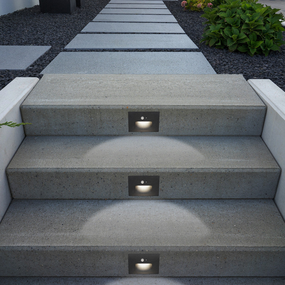 BAZZ Integrated LED Step Light