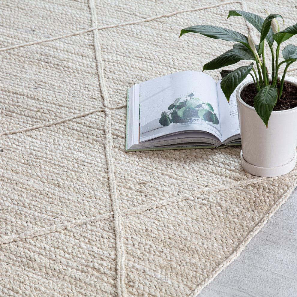 9' x 12' Barbary Ivory Diamond Braided Area Rug