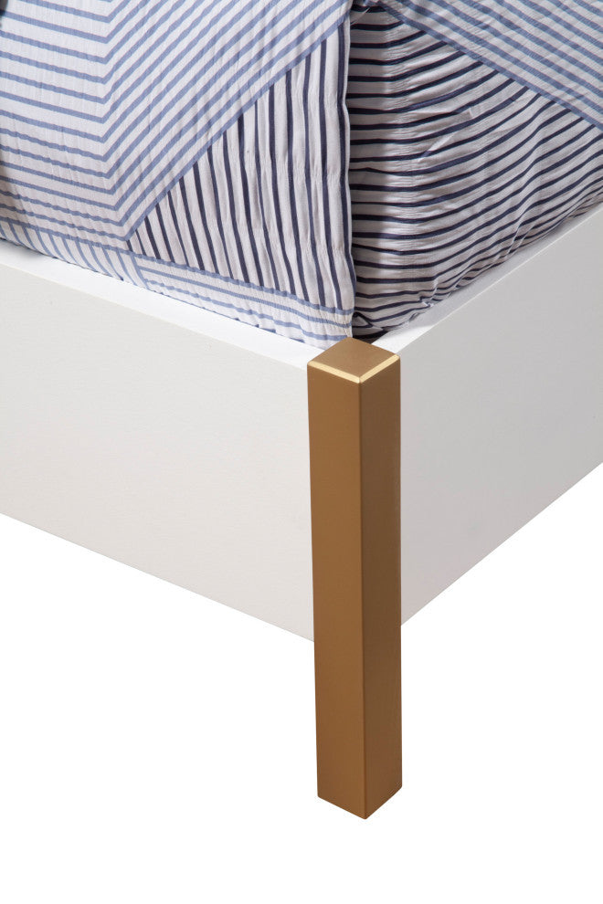 Madelyn California King Panel Bed