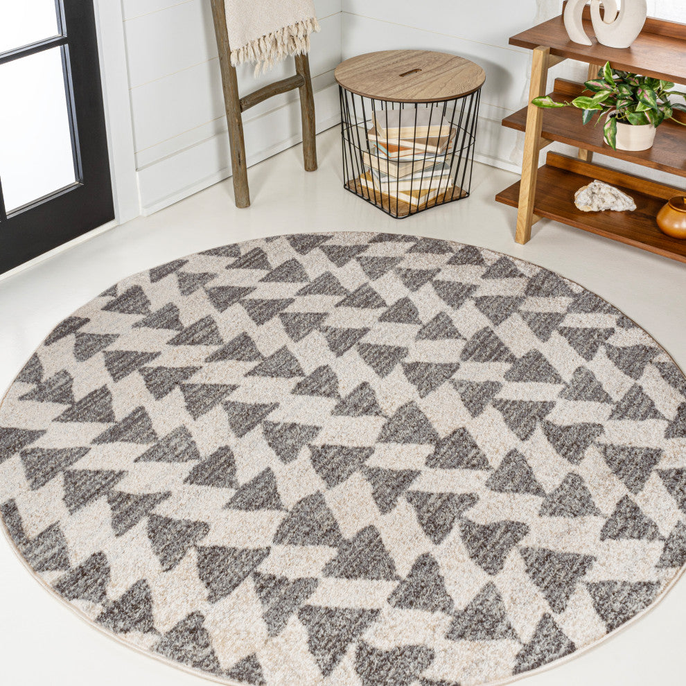 Aisha Moroccan Triangle Geometric Cream/Gray 9' Round Area Rug