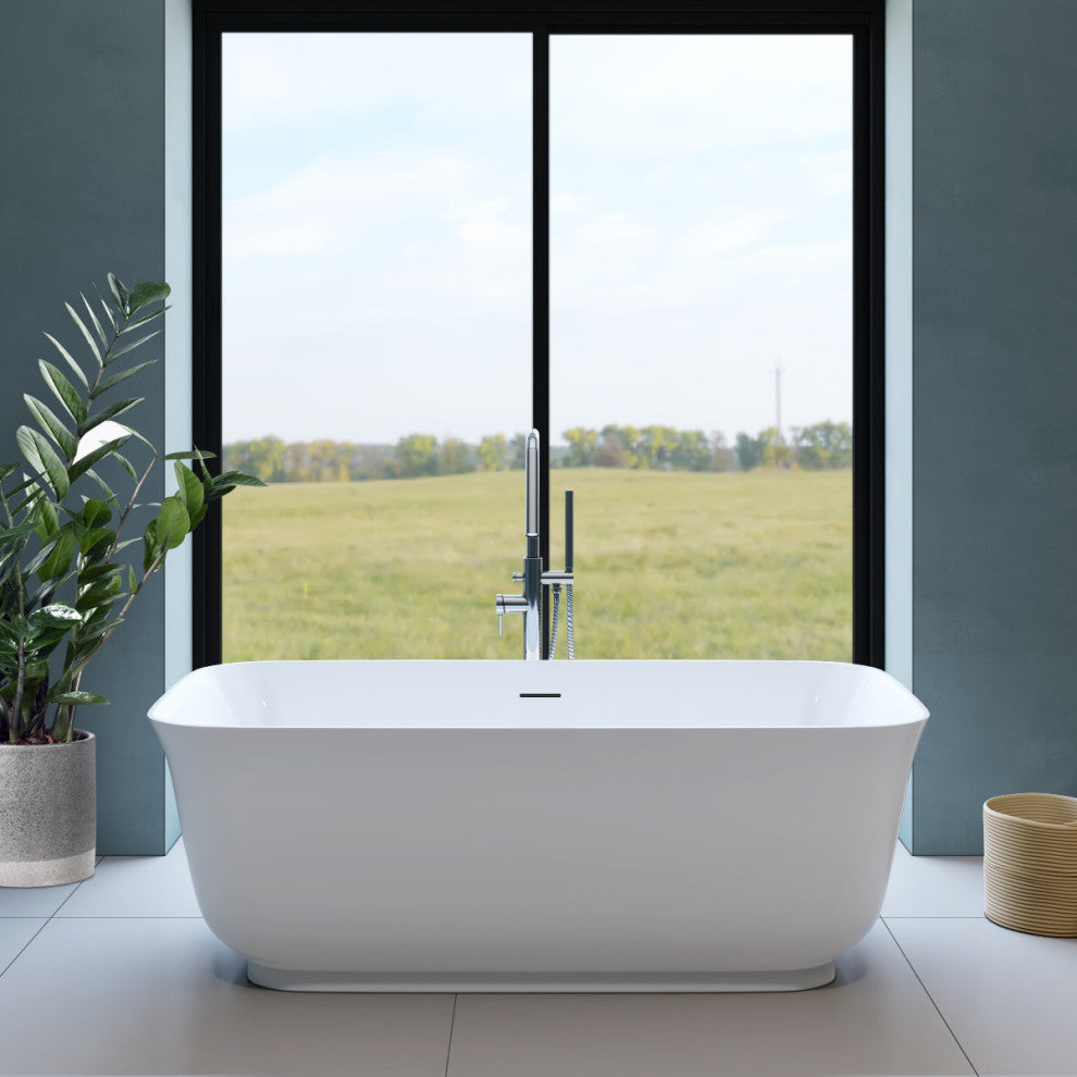 Mina 67" Bathtub, White