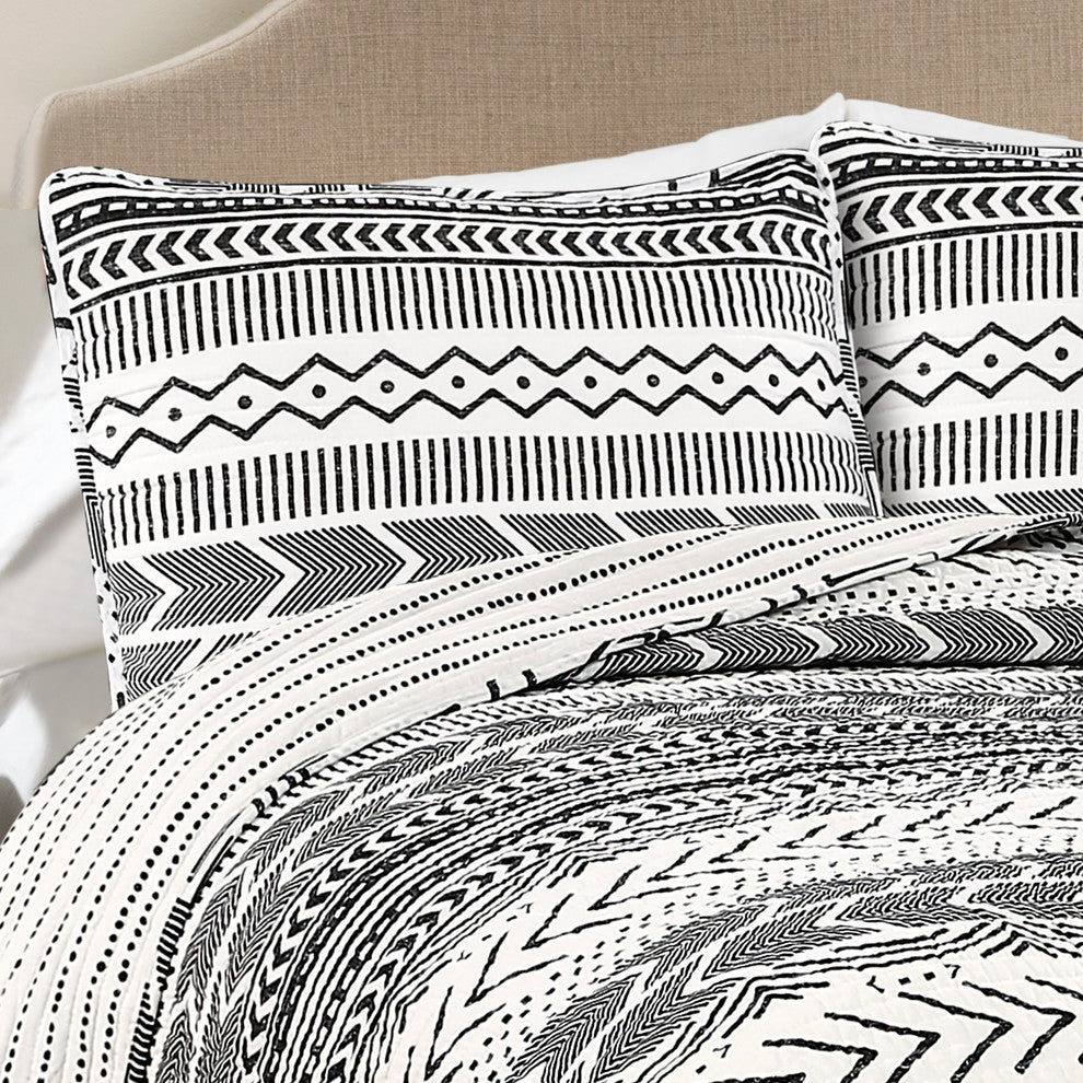 Hygge Geo 3-Piece Quilt Set, Black, King