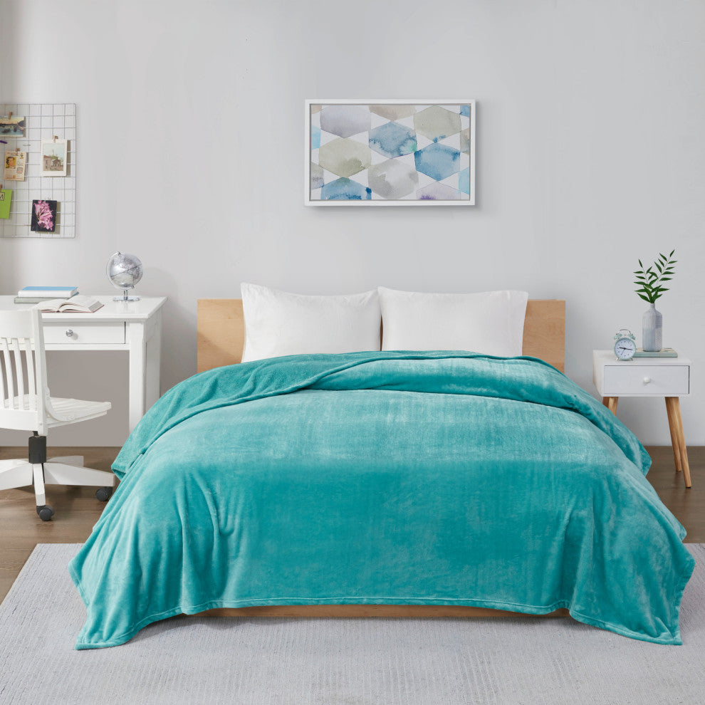 Intelligent Design Solid Microlight Plush Brushed Blanket, King