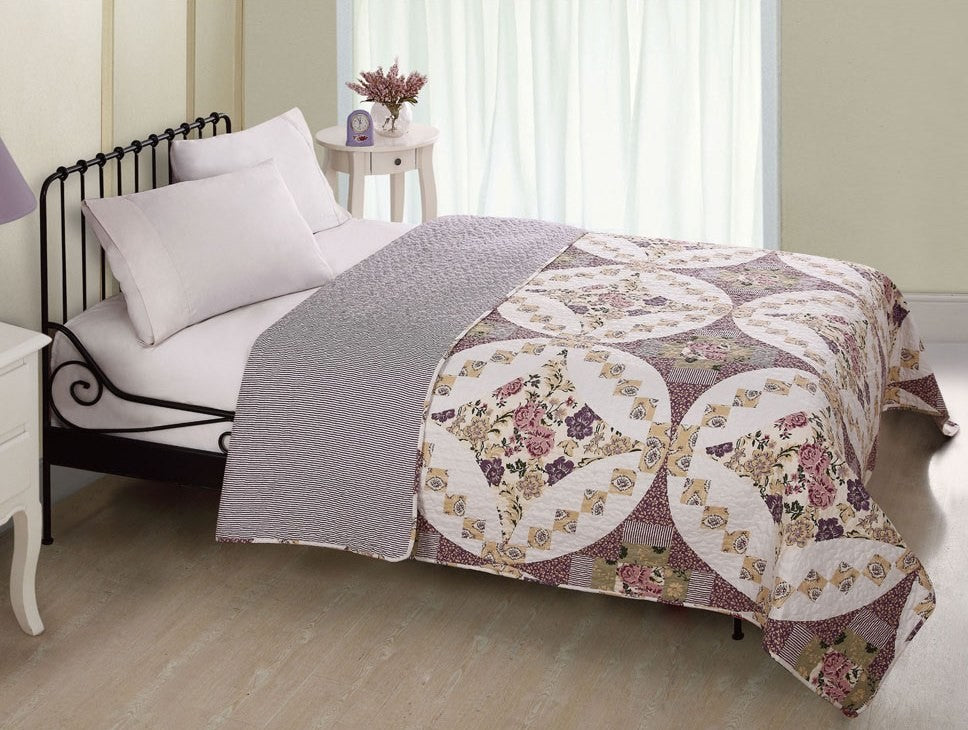 Wisteria Roses Patchwork Quilt Set, King