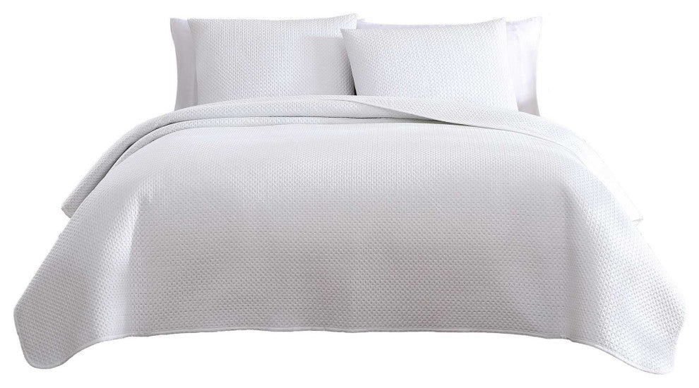 The Nesting Company Aspen 3 Piece Quilt and Pillow Sham Set - Queen - White