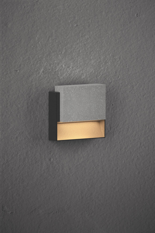 Piazza Outdoor Wall Sconce