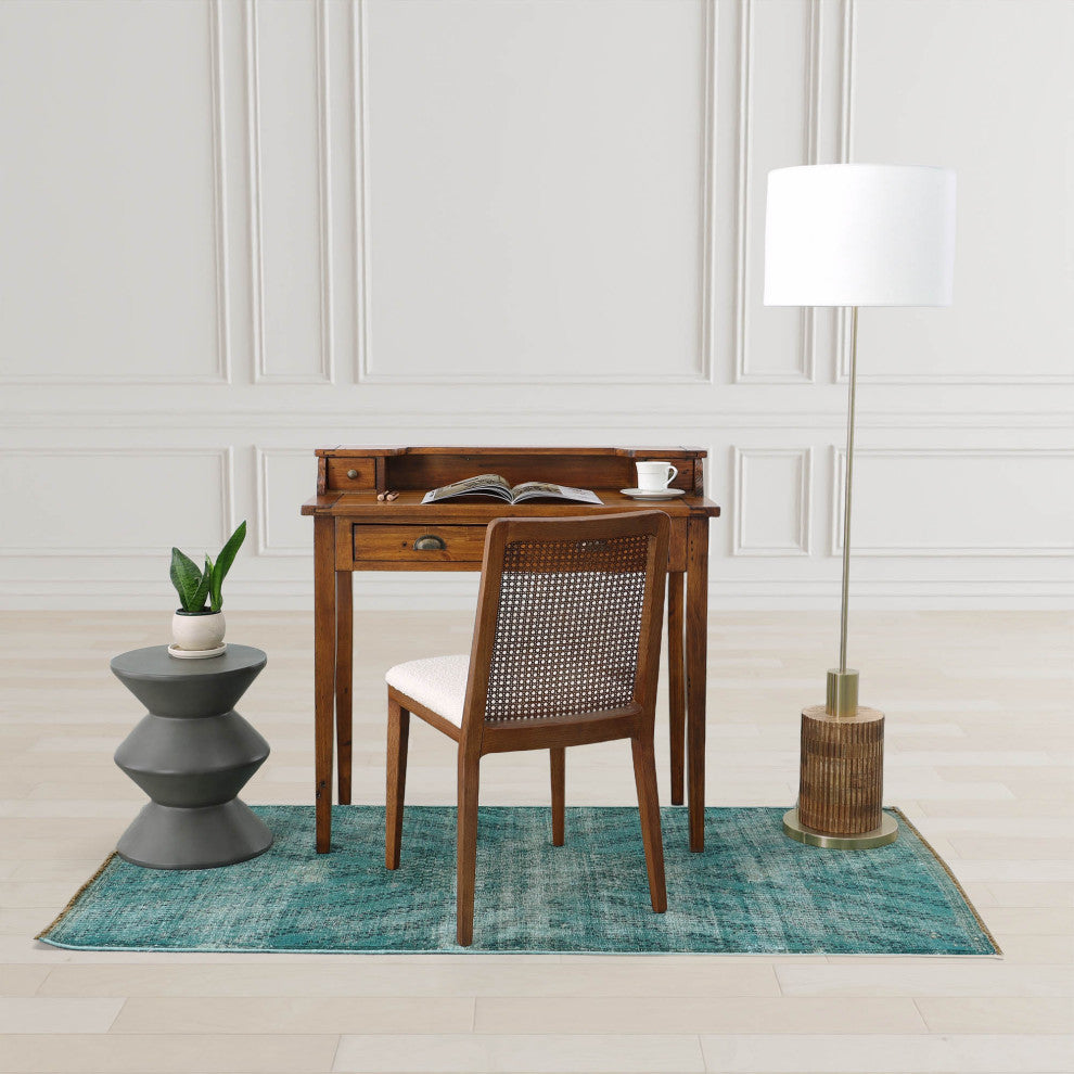 Lifestyle Writing Bureau, Brown