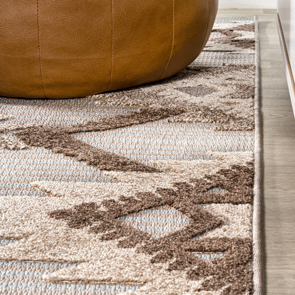 Sumak High-Low Neutral Diamond Indoor/Outdoor Area Rug, Brown/Ivory, 4x6