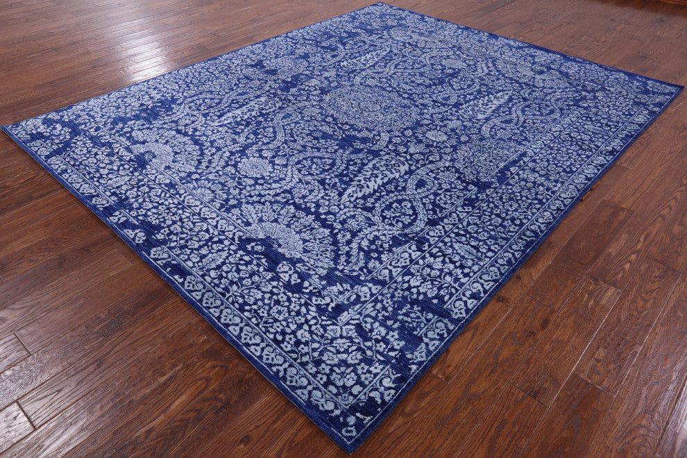 8' 0" X 10' 0" Persian Wool and Silk Hand Knotted Rug Q8692