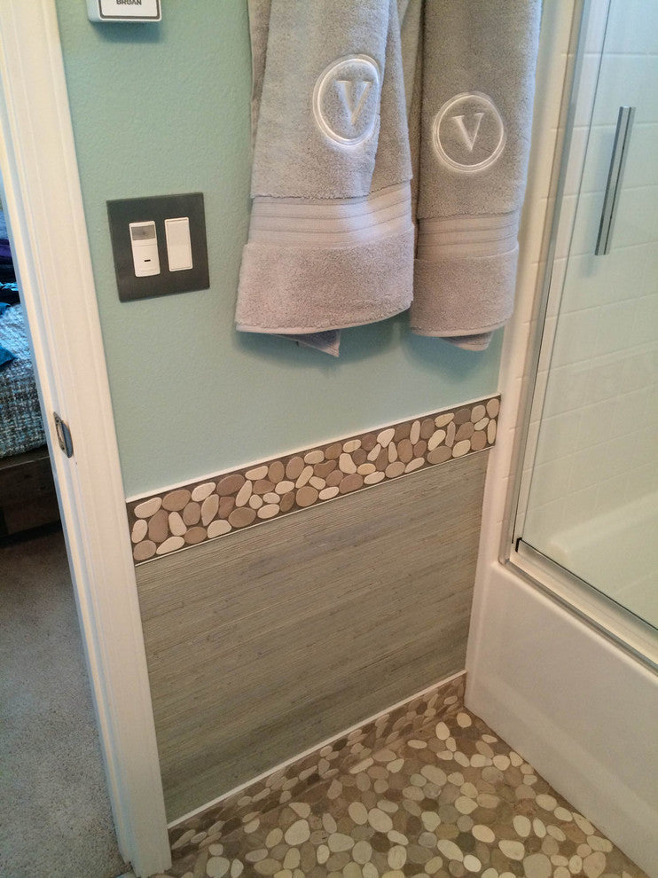 Java Tan & white pebble border, 4"x12", mesh-backed stone for indoor/outdoor
